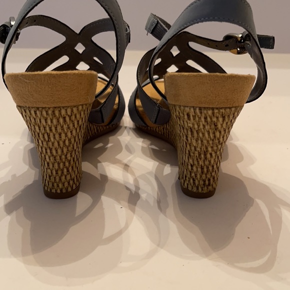 Sandal - Picture 4 of 7